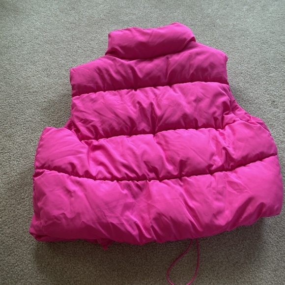 Vibrant Pink Cropped Puffer Vest - Picture 3 of 3